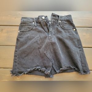 Madewell black jean skirt size 23